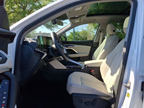 Used 2025 Audi Q5 Premium w/ Convenience Package AWD/4WD image 13