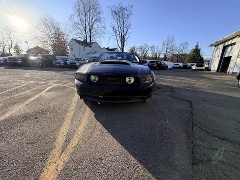 Used 2010 Ford Mustang GT Premium RWD image 3