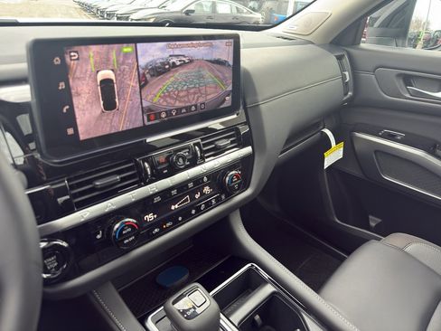 New 2026 Nissan Pathfinder SL image 21