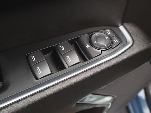Used 2024 Chevrolet Silverado 1500 LT AWD/4WD image 32