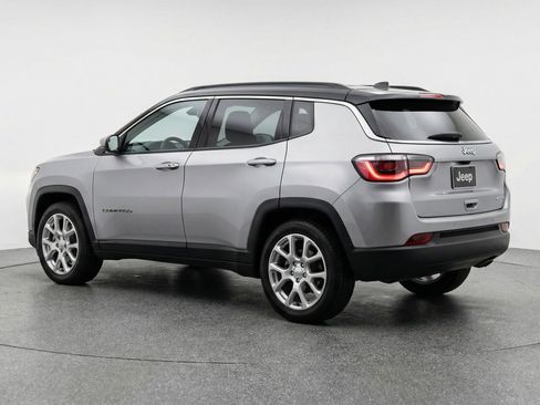 Used 2025 Jeep Compass Limited AWD/4WD image 6