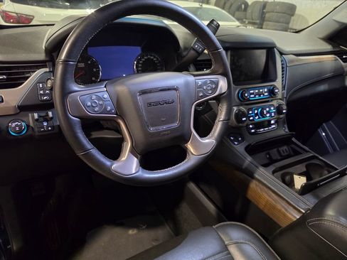 Used 2018 GMC Yukon Denali w/ Open Road Package AWD/4WD image 4