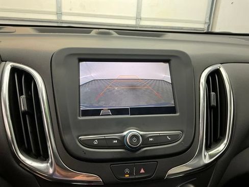 Used 2022 Chevrolet Equinox LT FWD image 3
