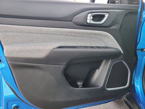 Used 2025 Jeep Compass Latitude image 14