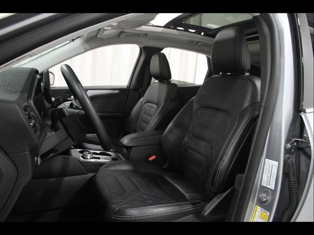 Certified 2023 Ford Escape Platinum w/ Premium Technology Package AWD/4WD image 5