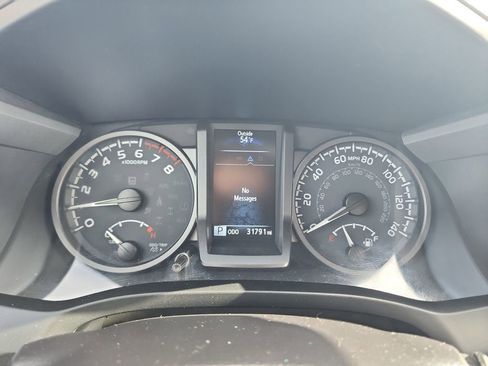 Used 2023 Toyota Tacoma TRD Off-Road w/ Technology Package AWD/4WD image 18
