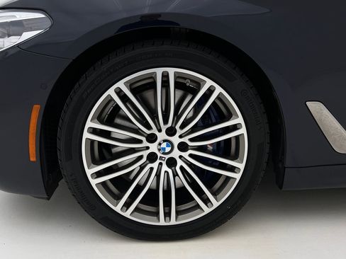 Used 2019 BMW M550i xDrive w/ Premium Package 2 image 26