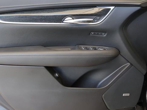 Used 2021 Cadillac XT5 Premium Luxury image 10