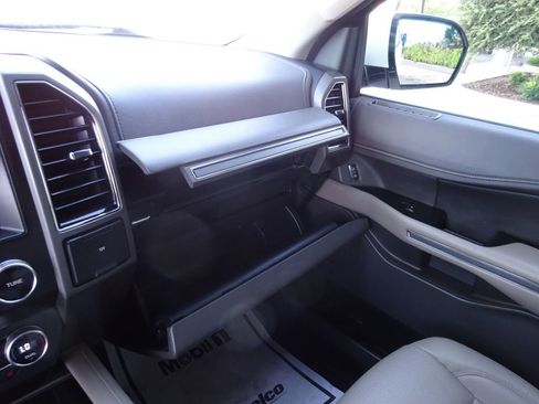 Used 2020 Ford Expedition XLT w/ Equipment Group 202A RWD image 30