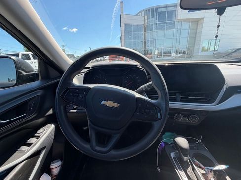 Used 2025 Chevrolet Trax LS FWD image 14