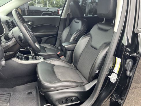 Used 2019 Jeep Compass Latitude w/ Popular Equipment Group AWD/4WD image 10