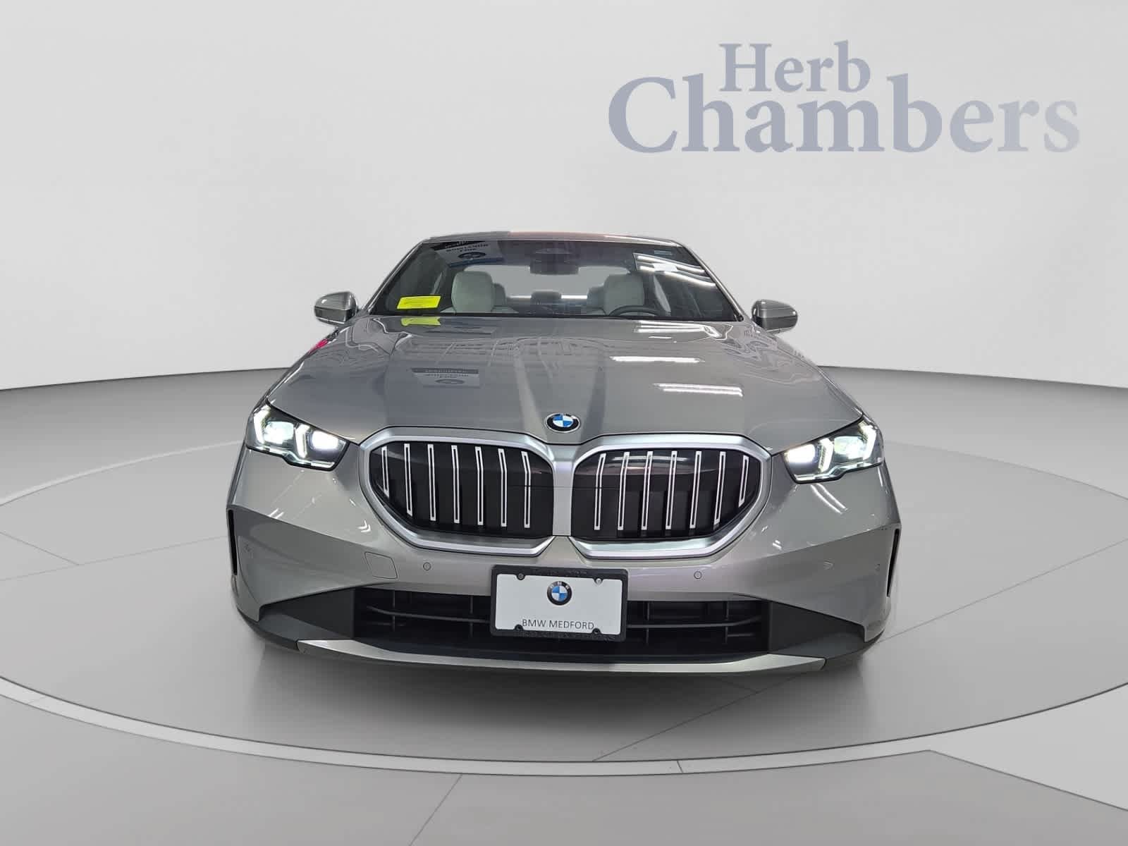 Used 2024 BMW 530i xDrive w/ Convenience Package AWD/4WD image 2