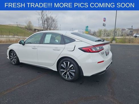 Used 2024 Honda Civic EX-L image 3