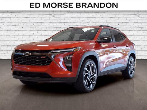 Used 2024 Chevrolet Trax RS w/ Sunroof Package FWD image 1