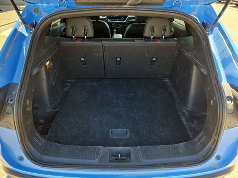 Used 2024 Chevrolet Trax RS FWD image 12
