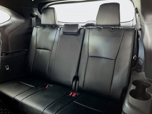 Used 2025 Toyota Highlander Limited AWD/4WD image 34