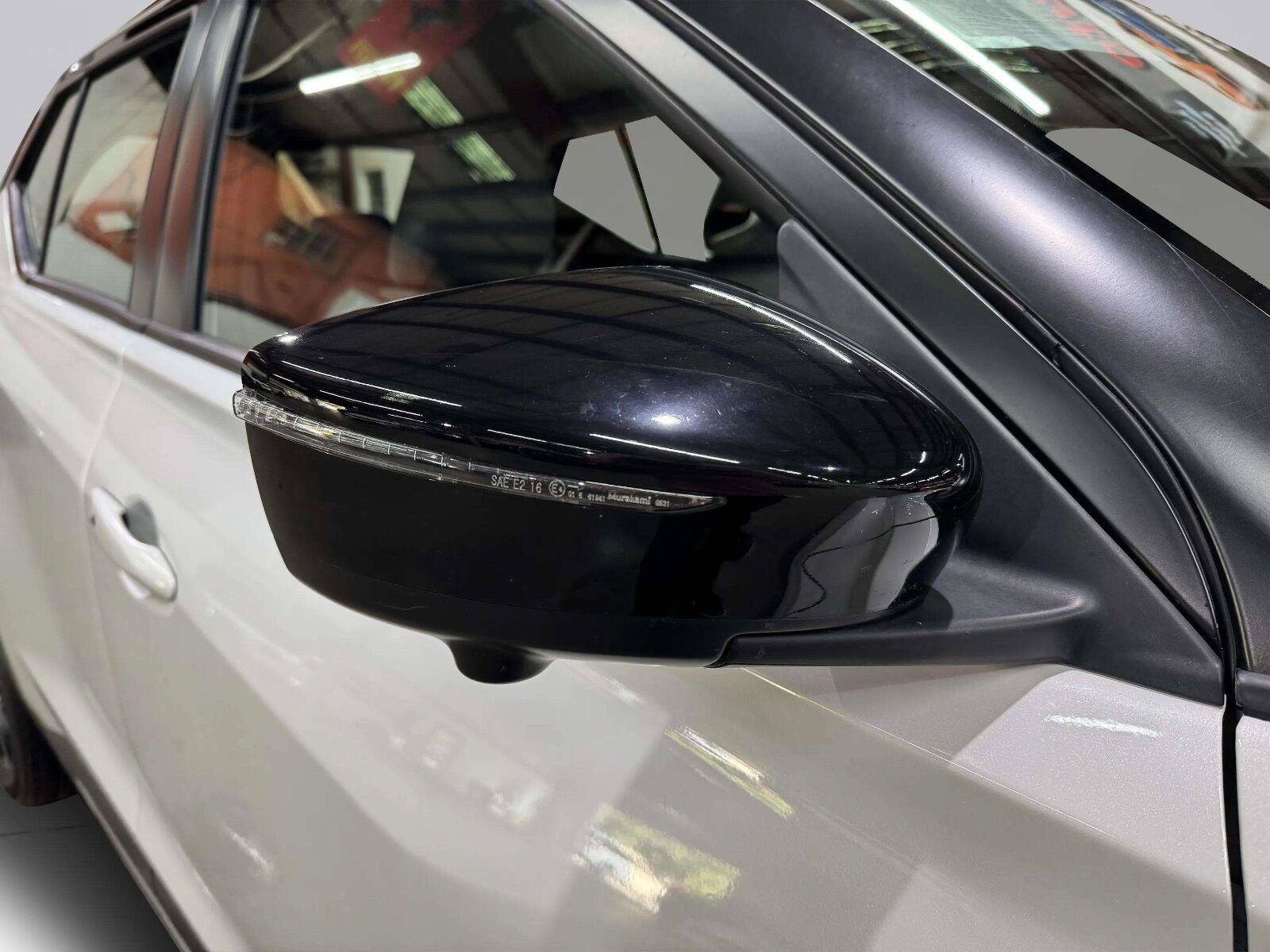 Used 2023 Nissan Kicks SR w/ SR Premium Package FWD image 15