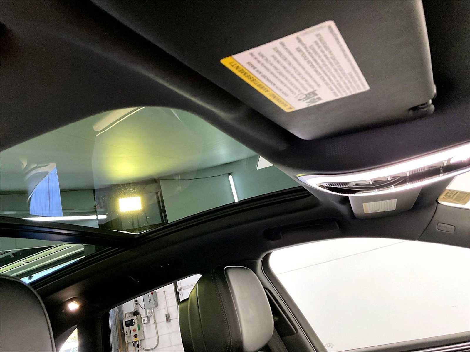 Certified 2023 Porsche Macan AWD/4WD image 20
