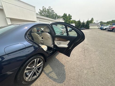 Used 2022 Mercedes-Benz E 350 4MATIC Sedan w/ Driver Assistance Package image 37