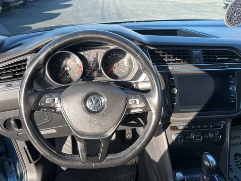 Used 2019 Volkswagen Tiguan SE w/ Panoramic Sunroof Package image 22