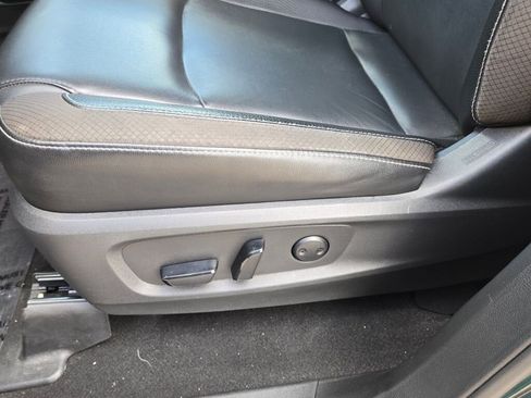 Used 2023 Nissan Pathfinder SL image 21