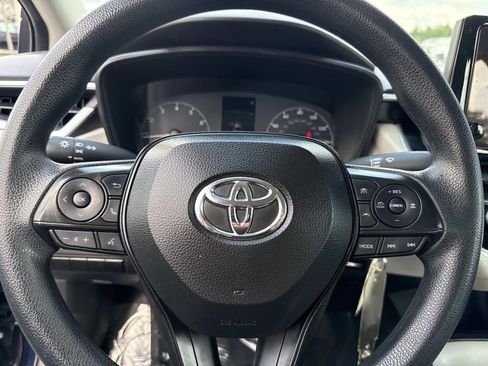 Used 2024 Toyota Corolla LE image 27