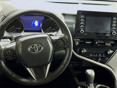 Used 2023 Toyota Camry SE image 13