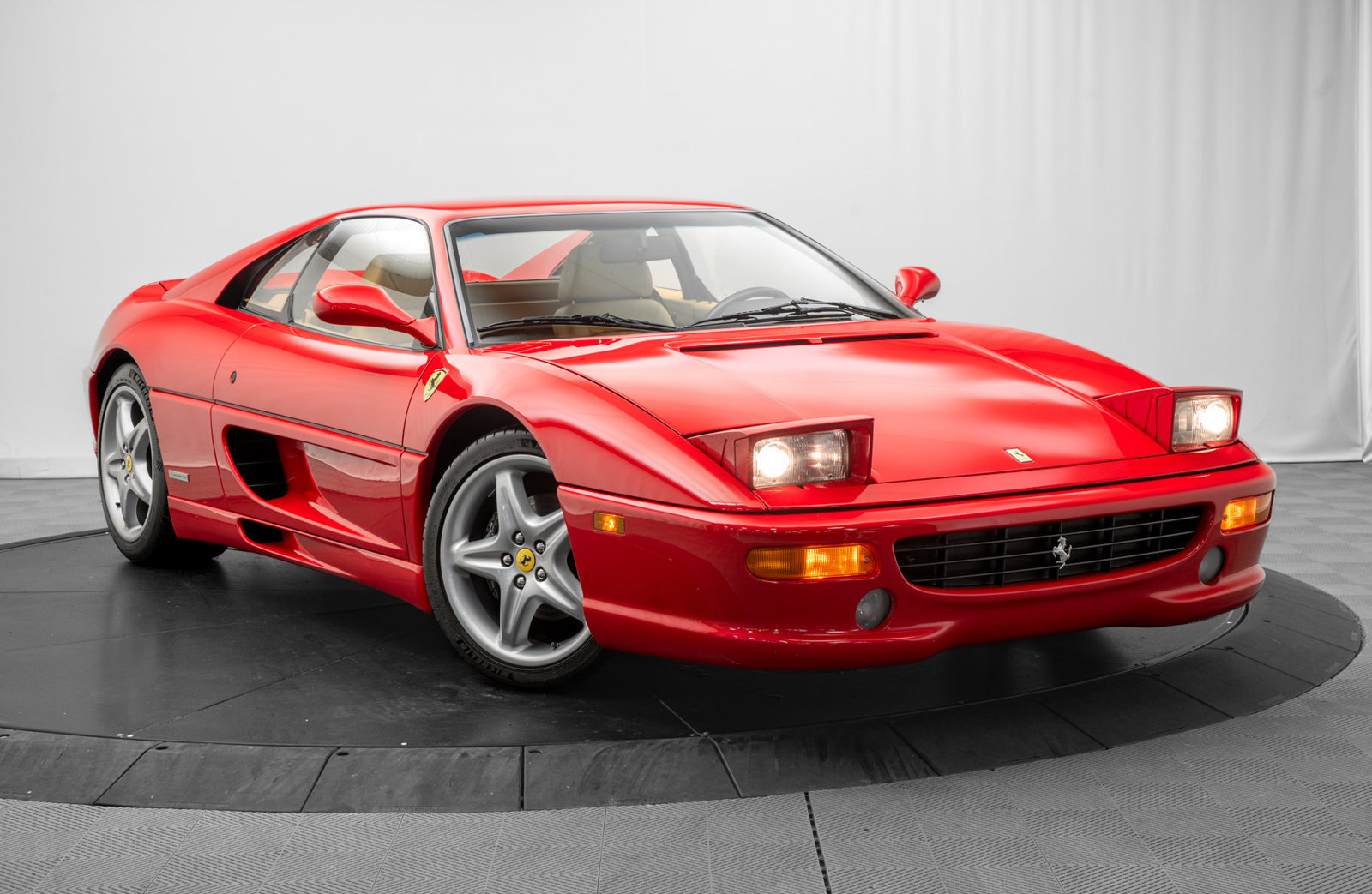 Used 1995 Ferrari F355 Berlinetta RWD image 2