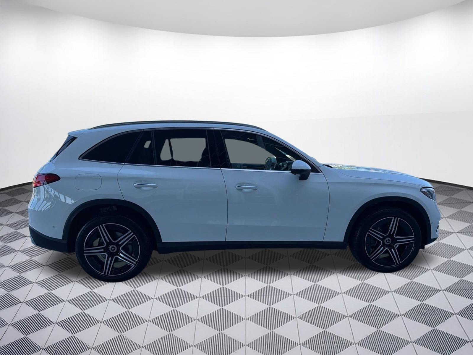 Used 2027 Mercedes-Benz GLC 300 image 8