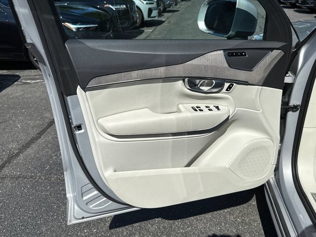 Certified 2023 Volvo XC90 B6 Plus w/ Protection Package AWD/4WD image 9