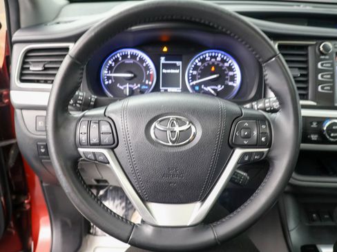 Used 2019 Toyota Highlander SE AWD/4WD image 21
