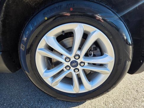 Used 2019 Ford Edge SEL w/ Cold Weather Package image 22