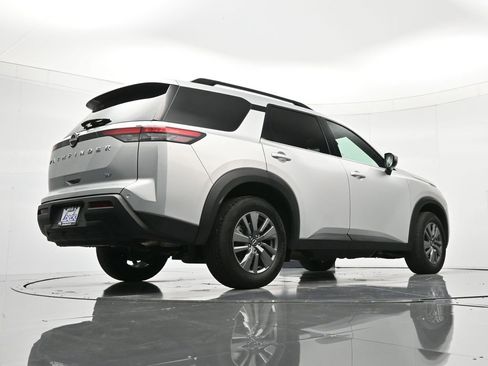 Certified 2024 Nissan Pathfinder SV image 41