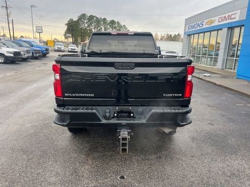 Used 2021 Chevrolet Silverado 2500 Custom w/ Custom Value Package image 12