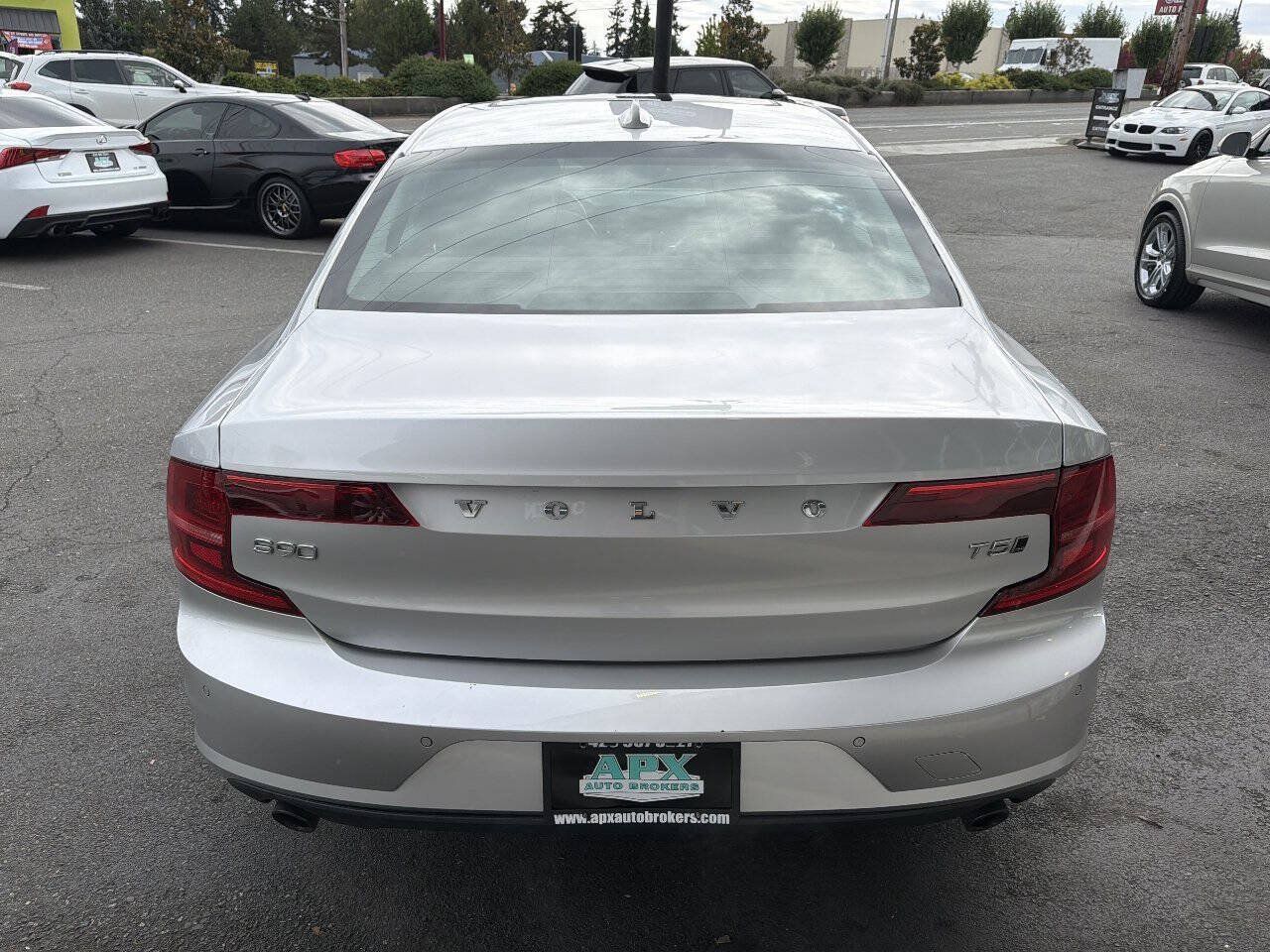 Used 2018 Volvo S90 T5 Momentum w/ Convenience Package AWD/4WD image 5