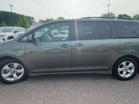 Used 2020 Toyota Sienna LE FWD image 5