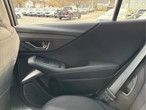 Used 2025 Subaru Outback Premium image 19