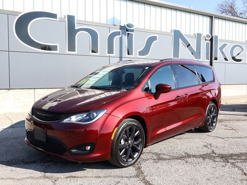 Used 2019 Chrysler Pacifica Touring-L Plus w/ Advanced Safetytec Group image 1