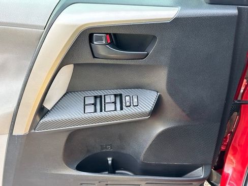 Used 2013 Toyota RAV4 XLE AWD/4WD image 21