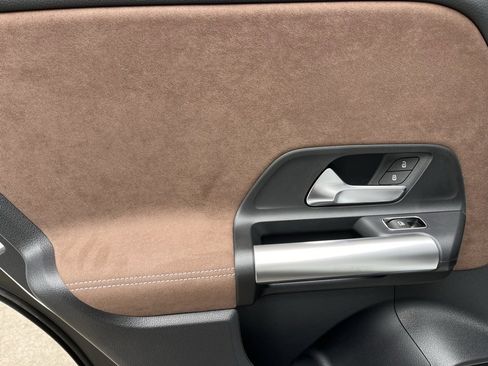 Certified 2025 Mercedes-Benz GLA 250 4MATIC image 45