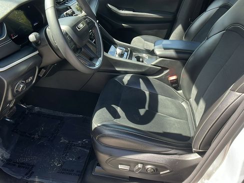 Certified 2024 Jeep Grand Cherokee L Laredo image 16