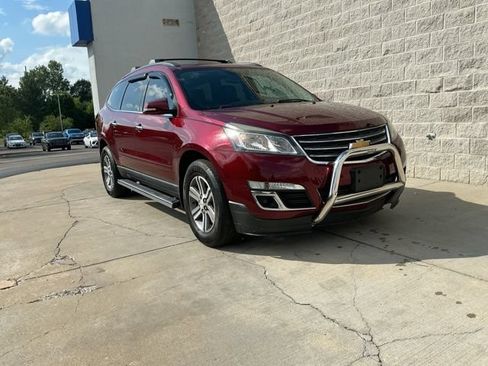 Used 2015 Chevrolet Traverse LT FWD image 1