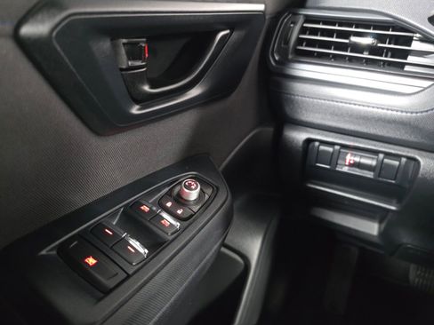 Certified 2025 Subaru Forester Premium AWD/4WD image 34