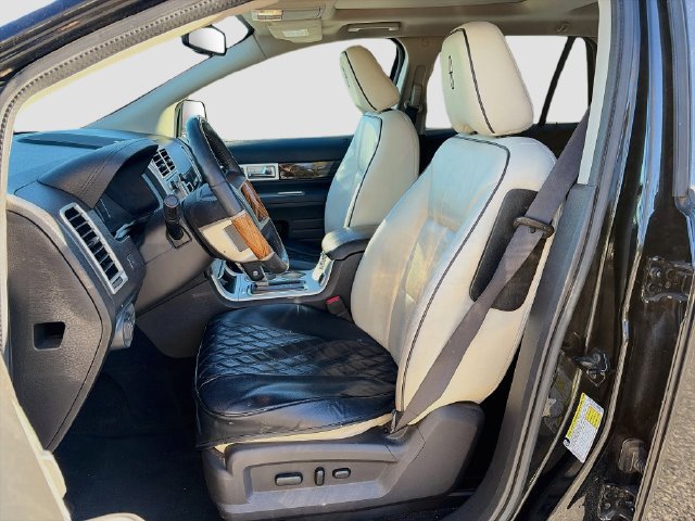 Used 2010 Lincoln MKX AWD image 17