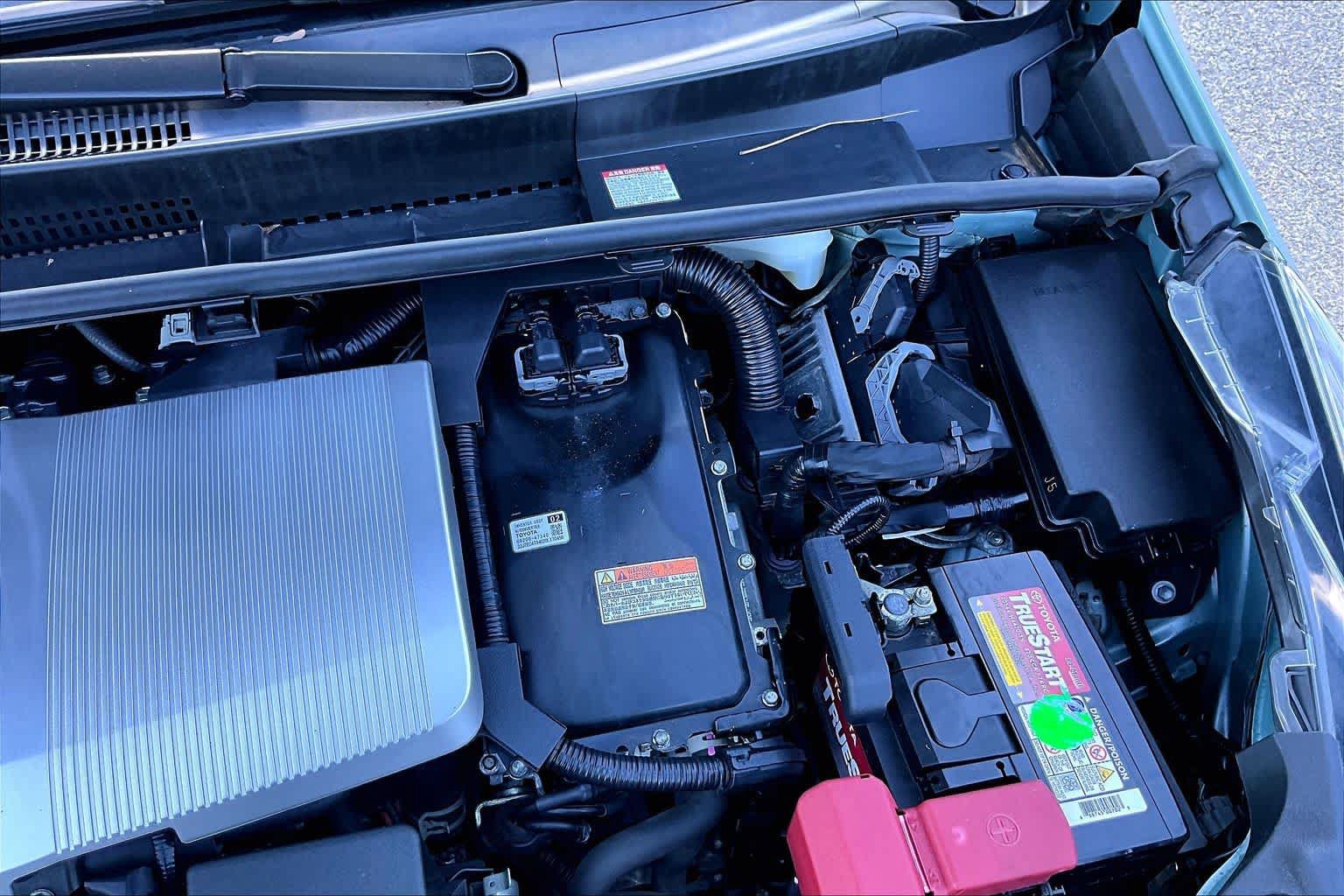 Used 2021 Toyota Prius LE w/ Carpet Mat Package (TMS) AWD/4WD image 31