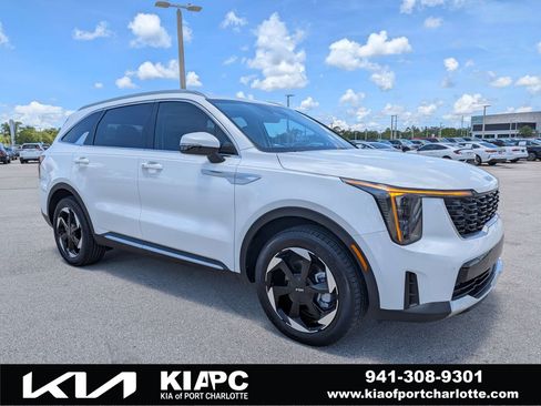 Certified 2025 Kia Sorento EX AWD/4WD image 1