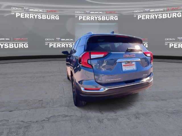 Used 2024 GMC Terrain SLT w/ Infotainment Package II AWD/4WD image 8