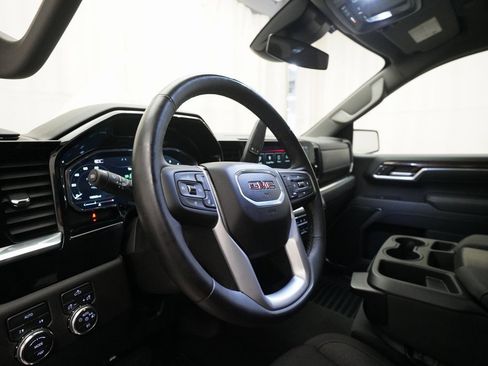 Used 2025 GMC Sierra 1500 Elevation image 8