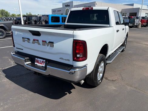 Certified 2025 RAM 2500 Big Horn AWD/4WD image 7