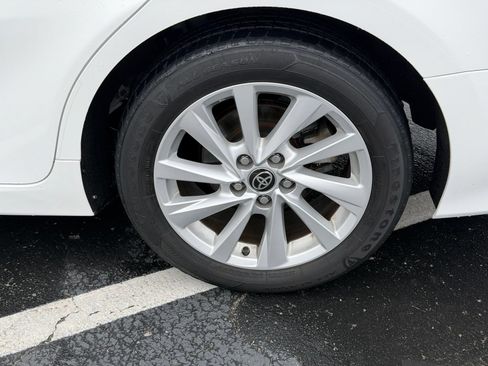 Used 2021 Toyota Camry LE FWD image 27